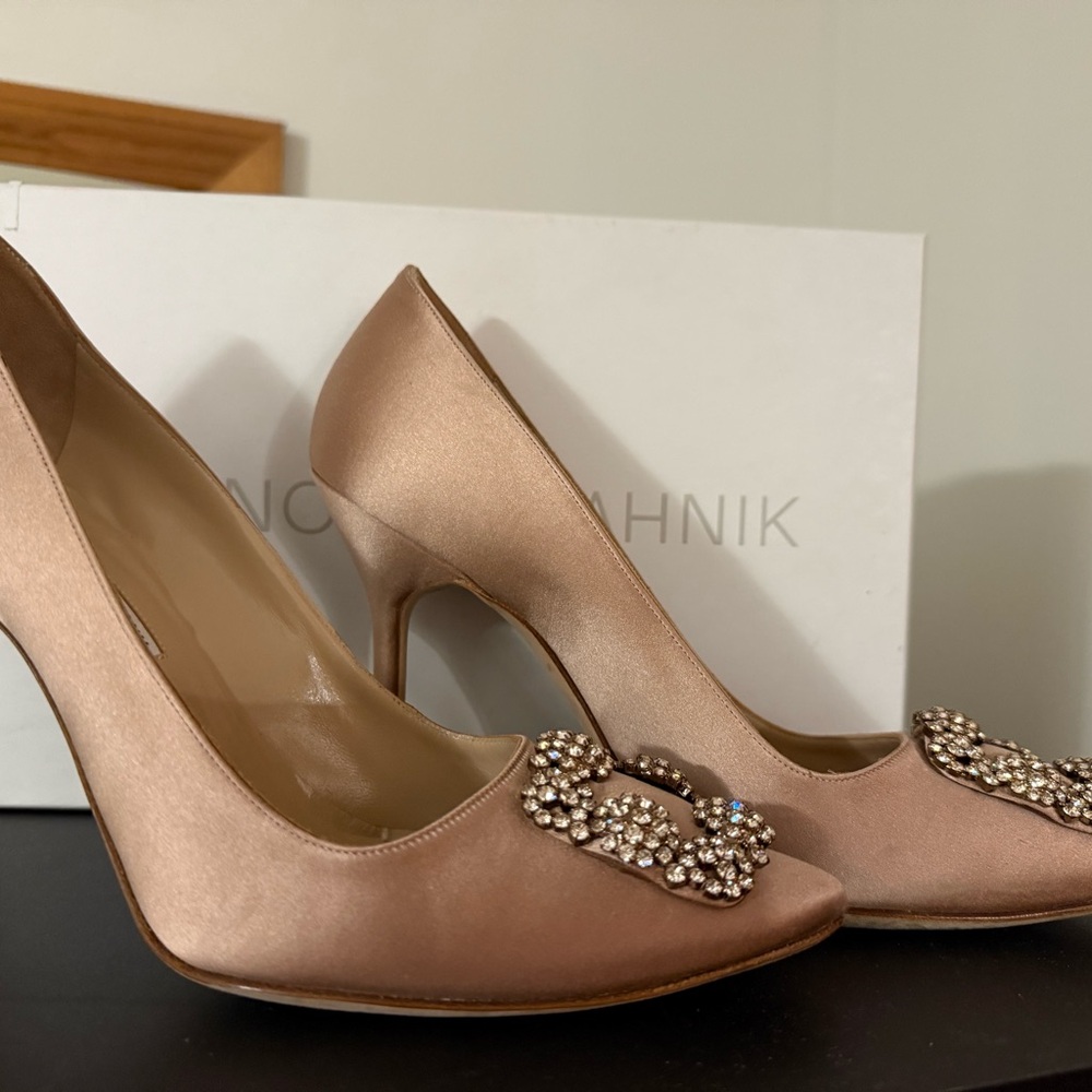 Manolo Blahnik Hangisi